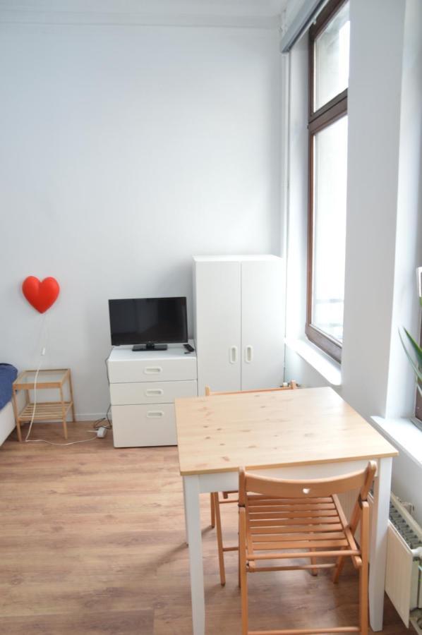 Appartamento Awesome Studio In Marolles Bruxelles Esterno foto