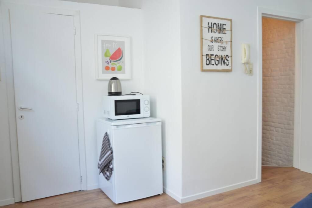 Appartamento Awesome Studio In Marolles Bruxelles Esterno foto